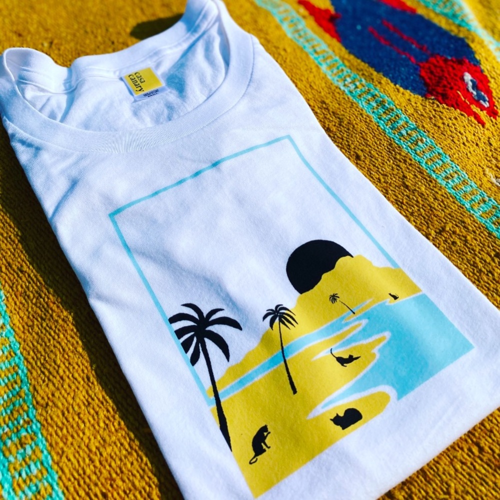 NEW White Boyfriend Tee with Cat Beach Tropical Scene
